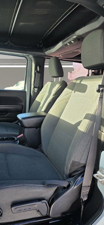 Jeep WRANGLER SPORT  2024 à Saint-Georges, Québec - 14 - w1024h768px