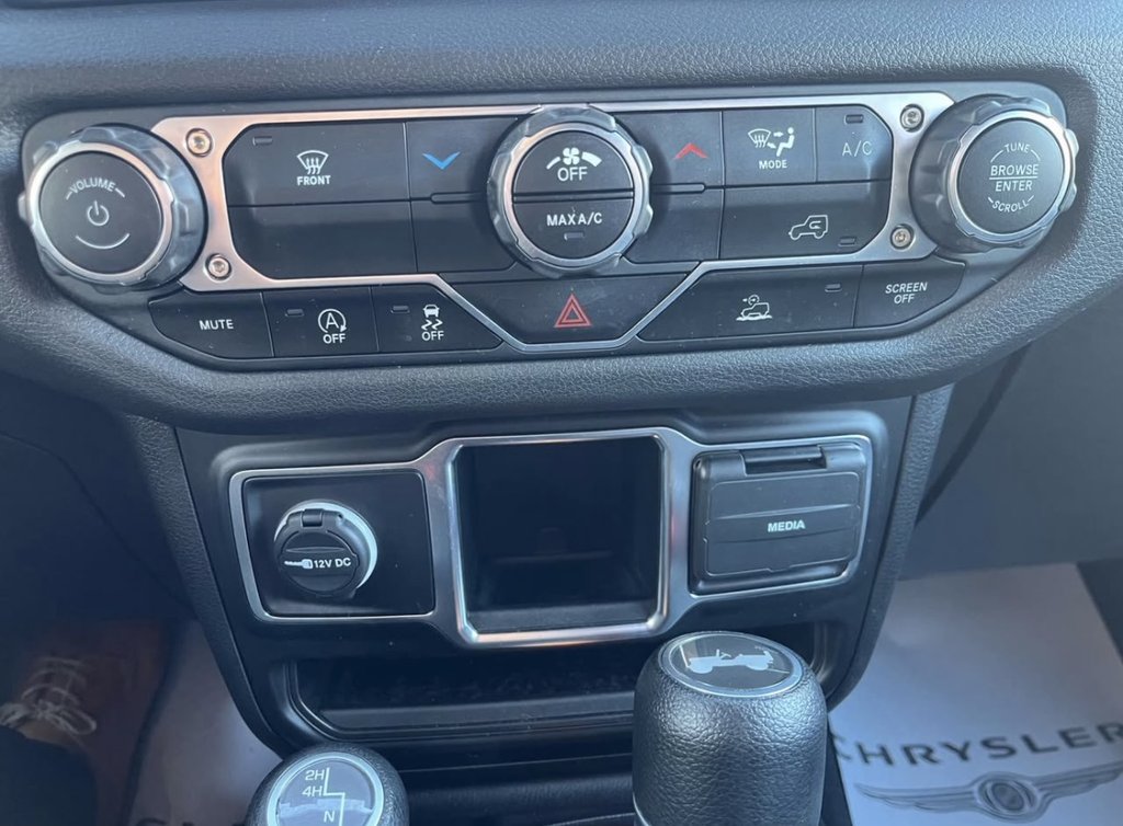 Jeep WRANGLER SPORT  2024 à Saint-Georges, Québec - 22 - w1024h768px