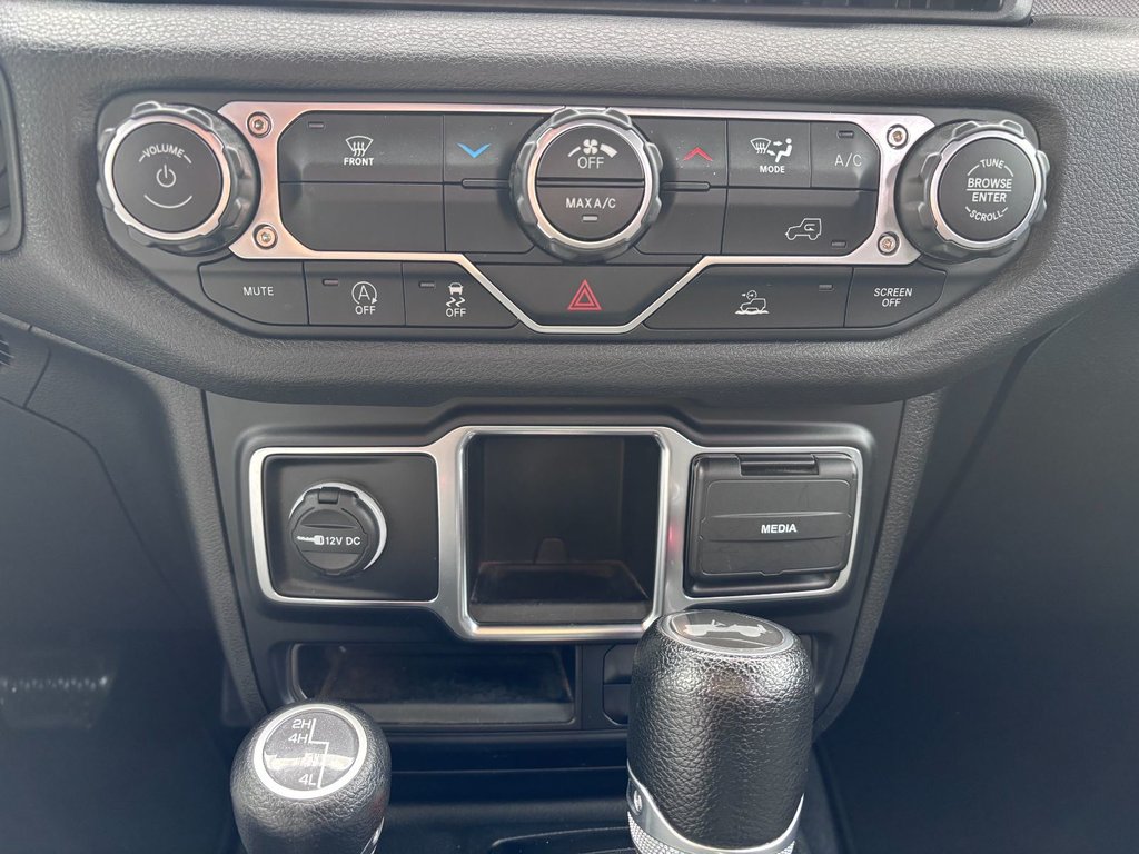 Jeep WRANGLER SPORT  2024 à Saint-Georges, Québec - 21 - w1024h768px