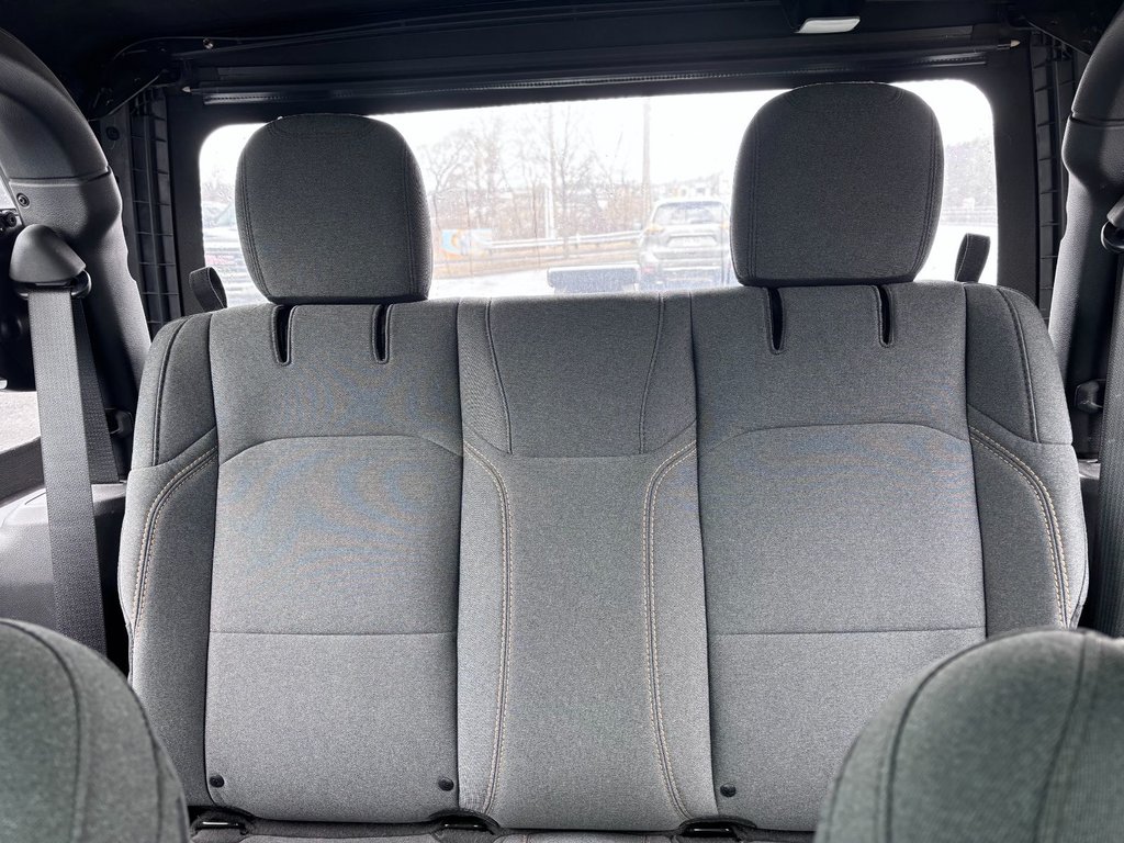 Jeep WRANGLER SPORT  2024 à Saint-Georges, Québec - 22 - w1024h768px