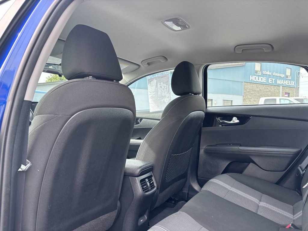 Kia Forte EX 2023 à Saint-Georges, Québec - 25 - w1024h768px