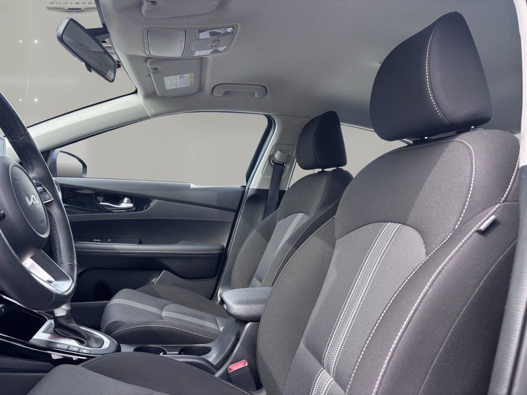 Kia Forte EX 2023 à Saint-Georges, Québec - 14 - w1024h768px