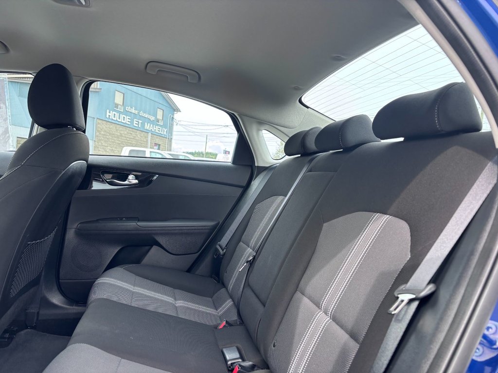 Kia Forte EX 2023 à Saint-Georges, Québec - 24 - w1024h768px