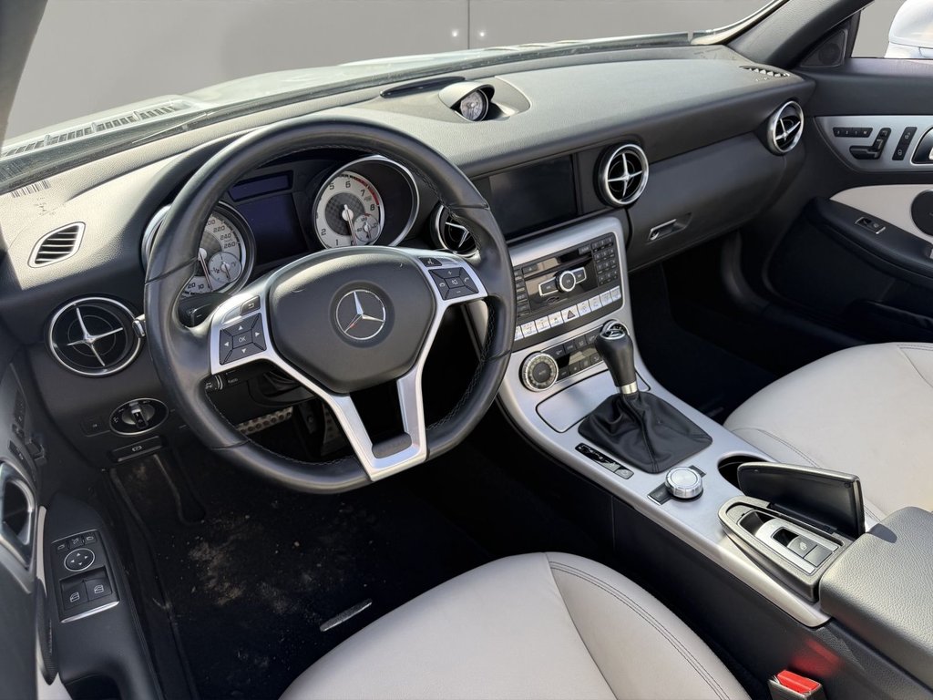 2016 Mercedes-Benz SLK 350 in Saint-Georges, Quebec - 16 - w1024h768px