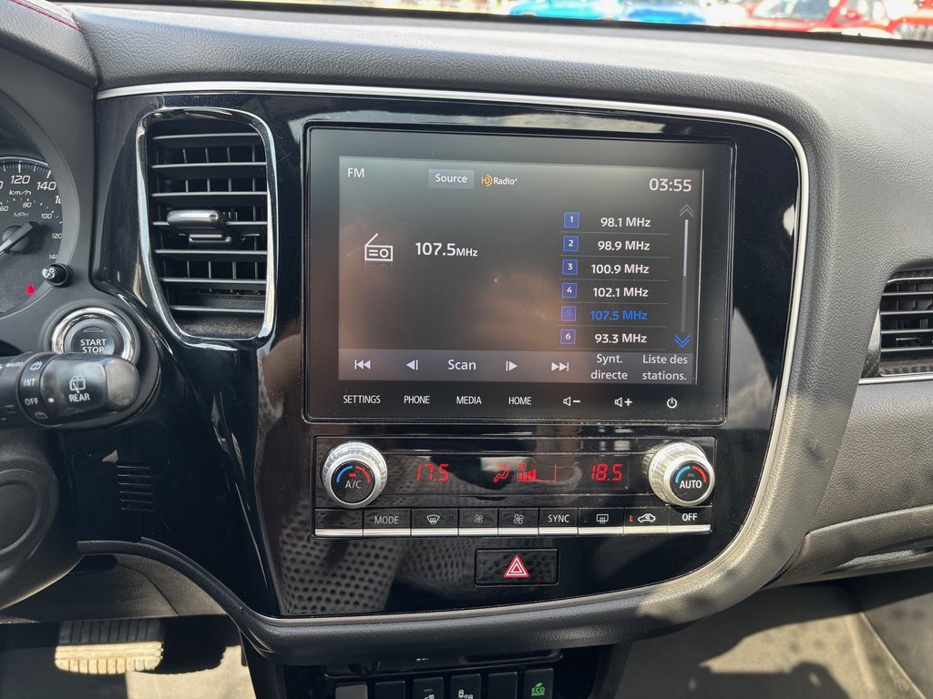 2020 Mitsubishi OUTLANDER LIMITED in Saint-Georges, Quebec - 17 - w1024h768px