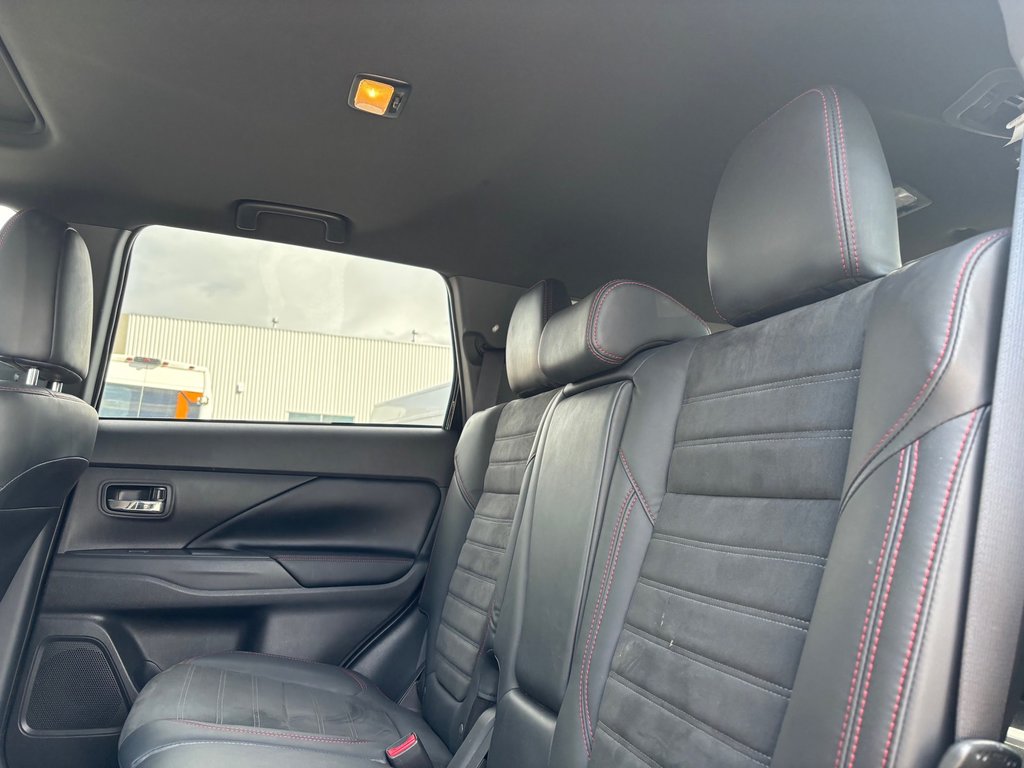 2020 Mitsubishi OUTLANDER LIMITED in Saint-Georges, Quebec - 20 - w1024h768px