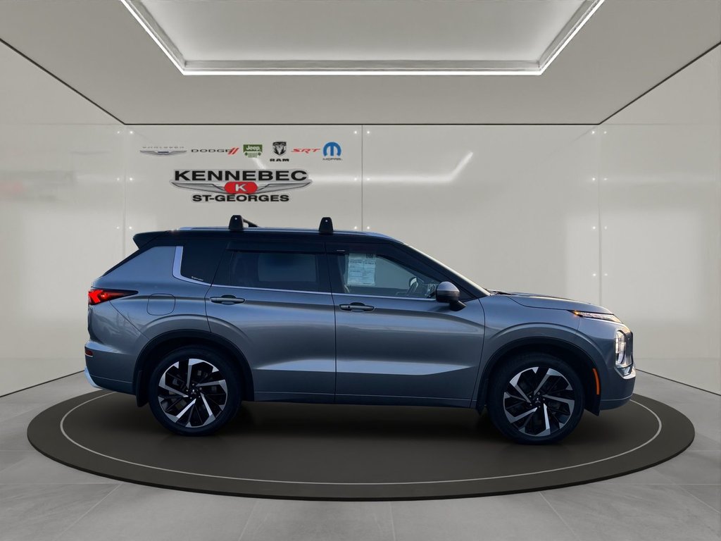2023 Mitsubishi OUTLANDER GT S  PREMIUM in Saint-Georges, Quebec - 2 - w1024h768px