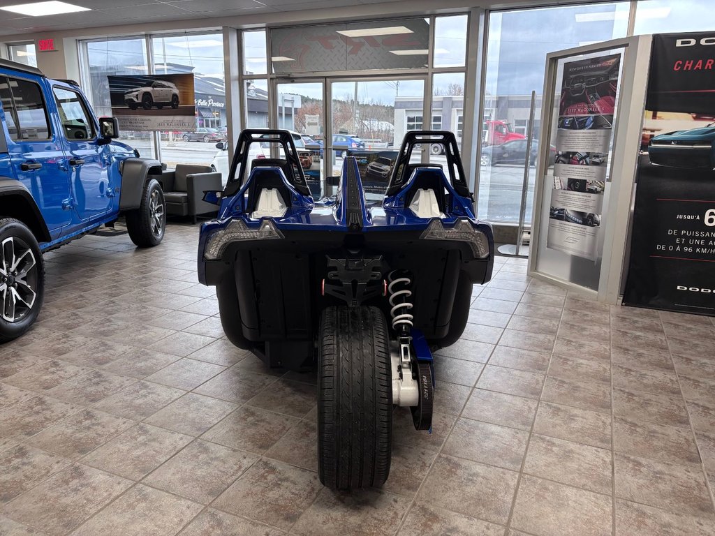 Polaris SLINGSHOT SL  2016 à Saint-Georges, Québec - 7 - w1024h768px
