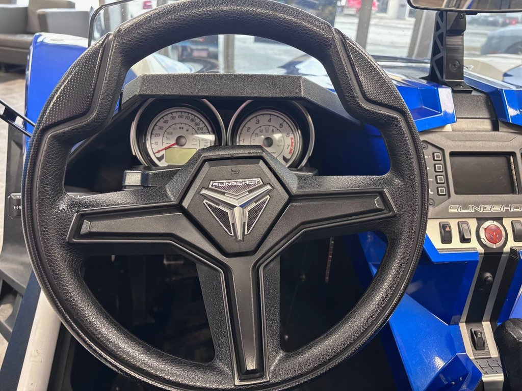 Polaris SLINGSHOT SL  2016 à Saint-Georges, Québec - 16 - w1024h768px