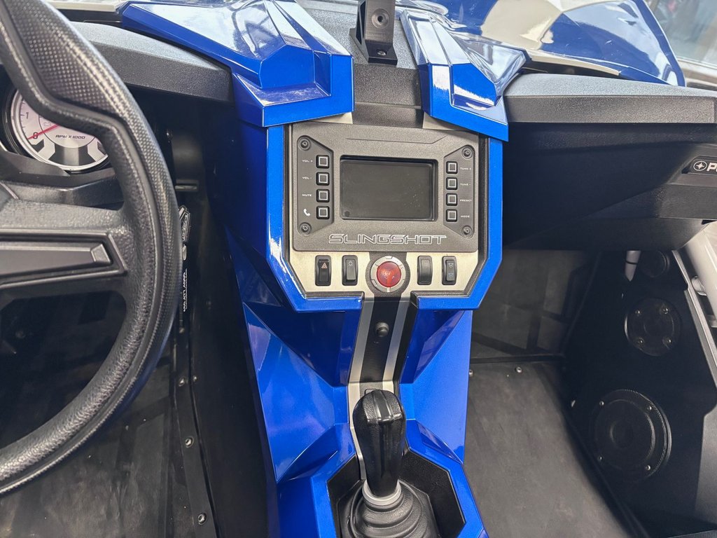 Polaris SLINGSHOT SL  2016 à Saint-Georges, Québec - 17 - w1024h768px