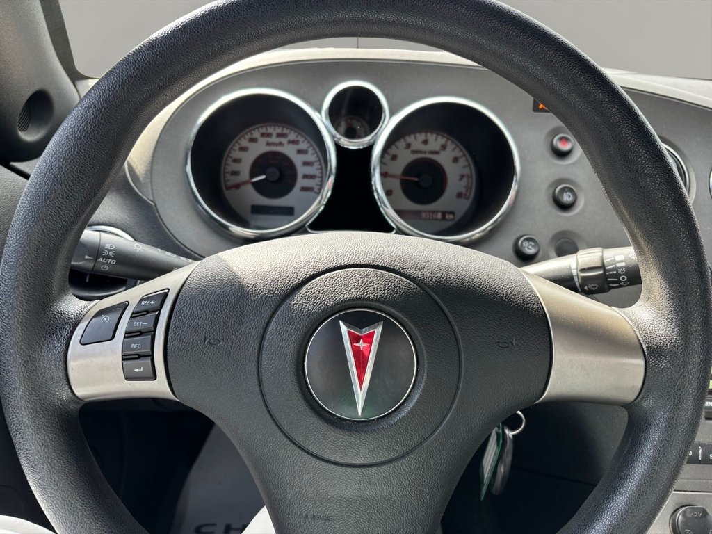 2007 Pontiac Solstice in Saint-Georges, Quebec - 18 - w1024h768px