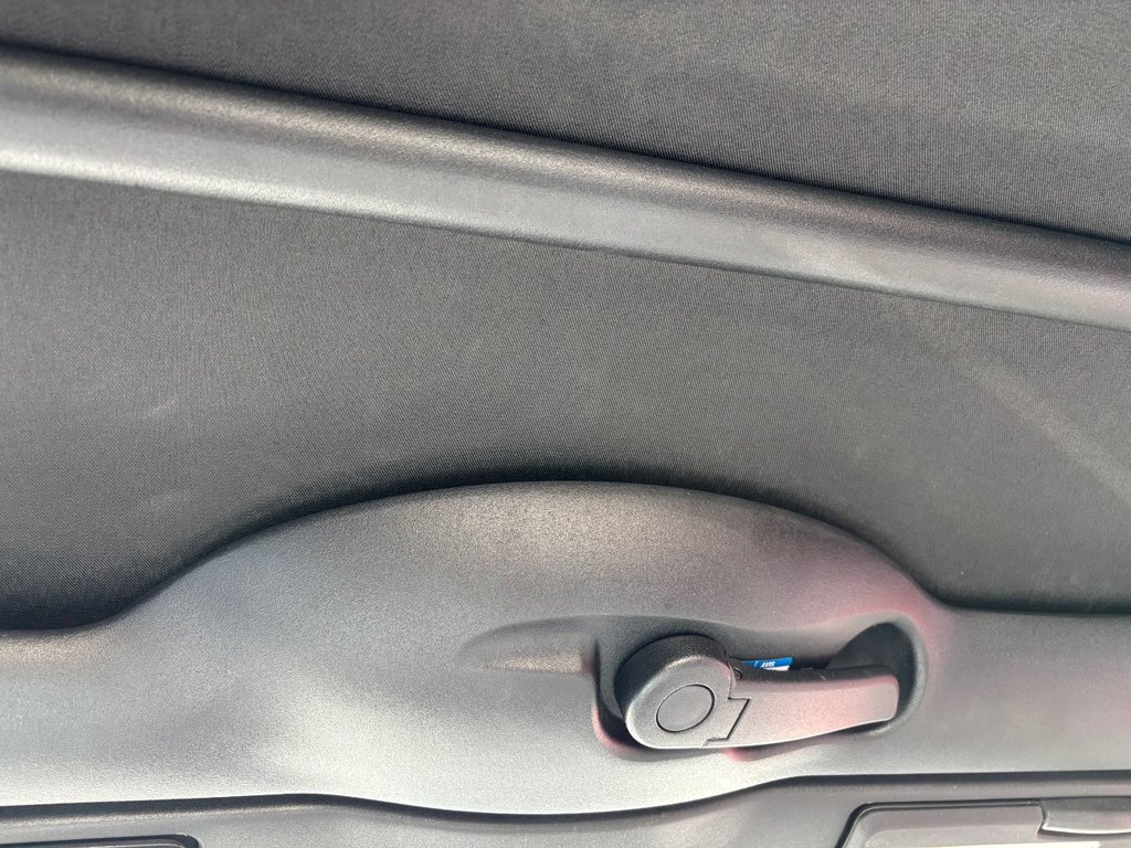 2007 Pontiac Solstice in Saint-Georges, Quebec - 20 - w1024h768px