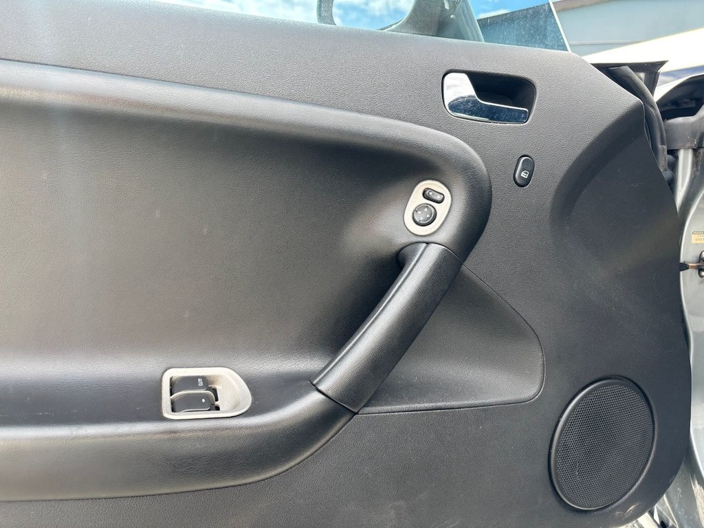 2007 Pontiac Solstice in Saint-Georges, Quebec - 12 - w1024h768px