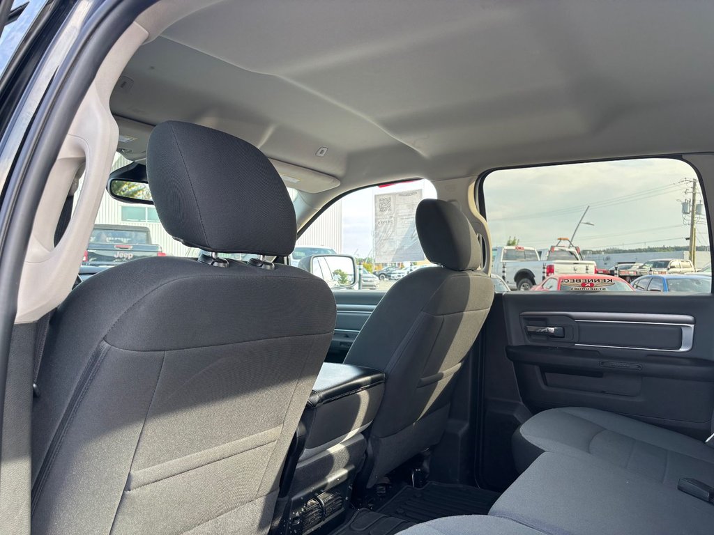 Ram 1500 CLASSIC SLT  2022 à Saint-Georges, Québec - 26 - w1024h768px