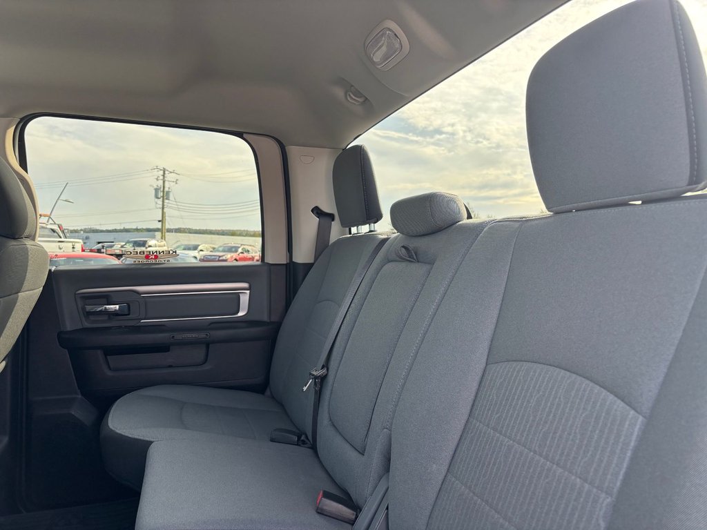 Ram 1500 CLASSIC SLT  2022 à Saint-Georges, Québec - 25 - w1024h768px