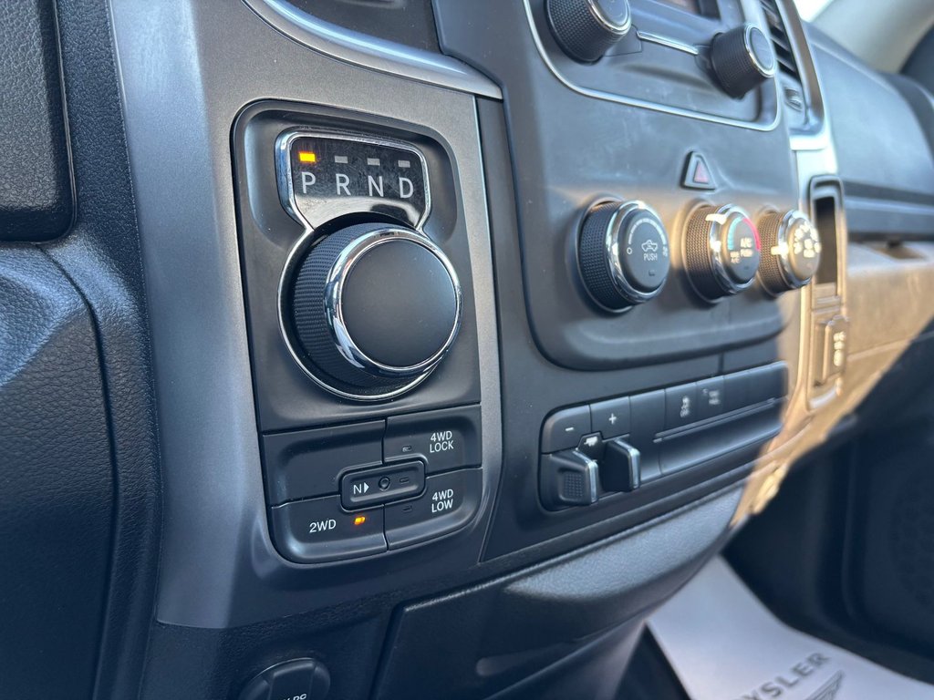 Ram 1500 CLASSIC SLT  2023 à Saint-Georges, Québec - 21 - w1024h768px