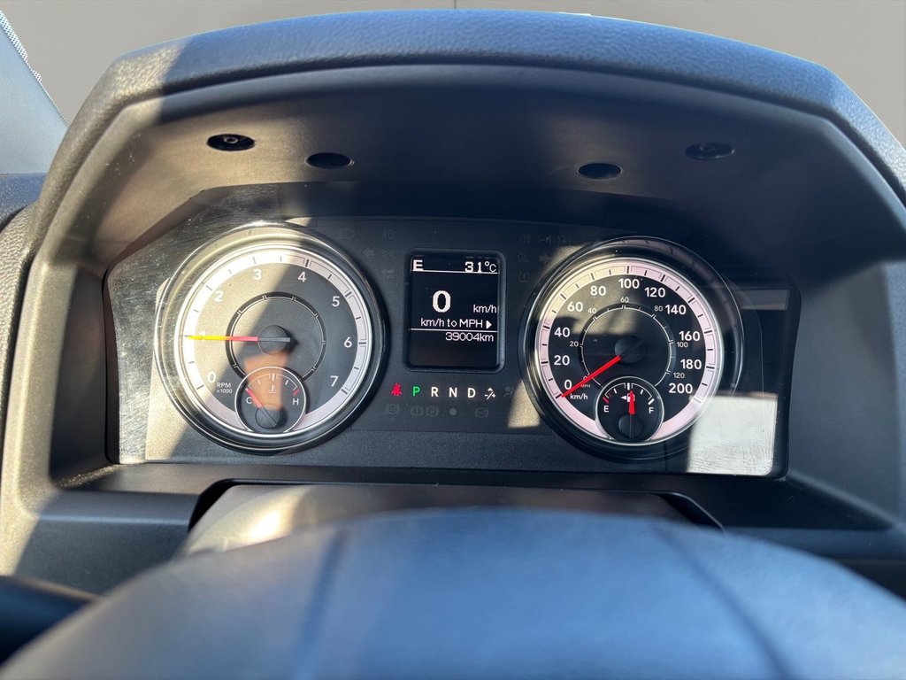 Ram 1500 CLASSIC SLT  2023 à Saint-Georges, Québec - 17 - w1024h768px