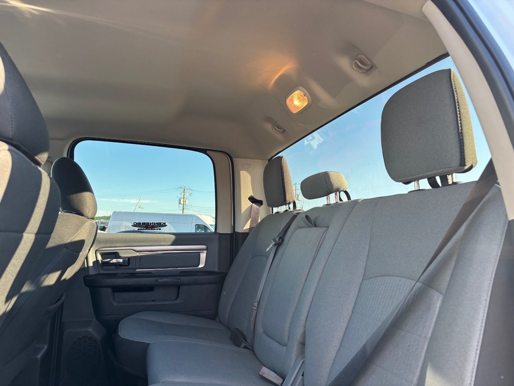 Ram 1500 CLASSIC SLT  2023 à Saint-Georges, Québec - 24 - w1024h768px