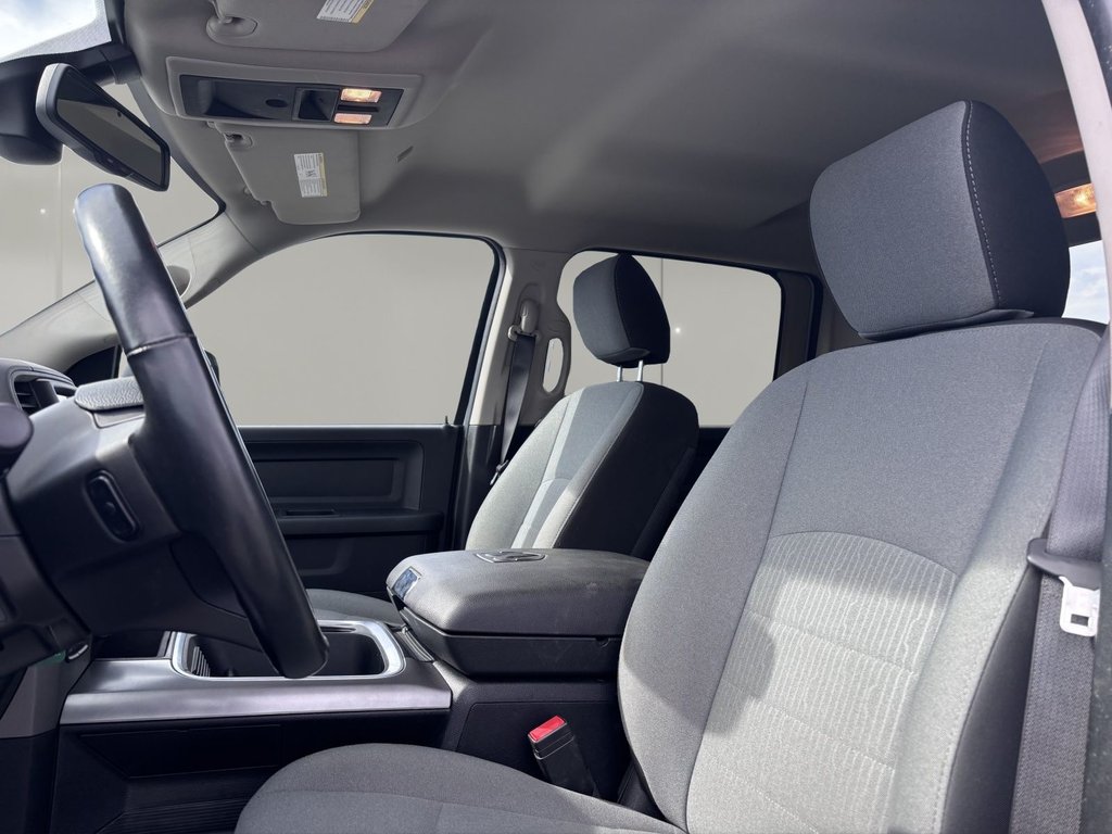2023 Ram 1500 Classic Express in Saint-Georges, Quebec - 14 - w1024h768px
