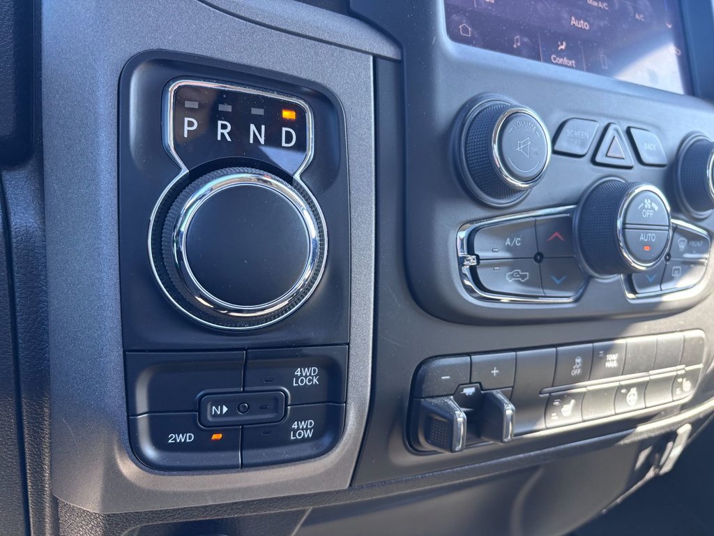 2023 Ram 1500 Classic Tradesman in Saint-Georges, Quebec - 22 - w1024h768px