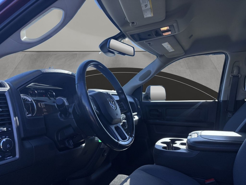 2023 Ram 1500 Classic Tradesman in Saint-Georges, Quebec - 12 - w1024h768px