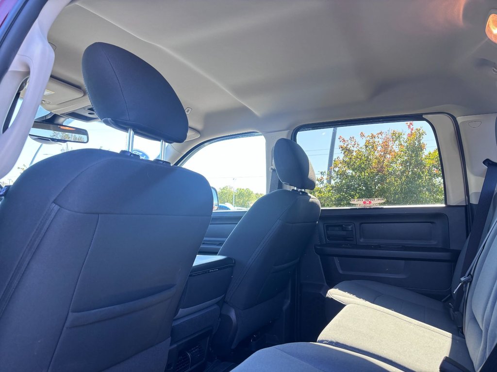 2023 Ram 1500 Classic Tradesman in Saint-Georges, Quebec - 27 - w1024h768px