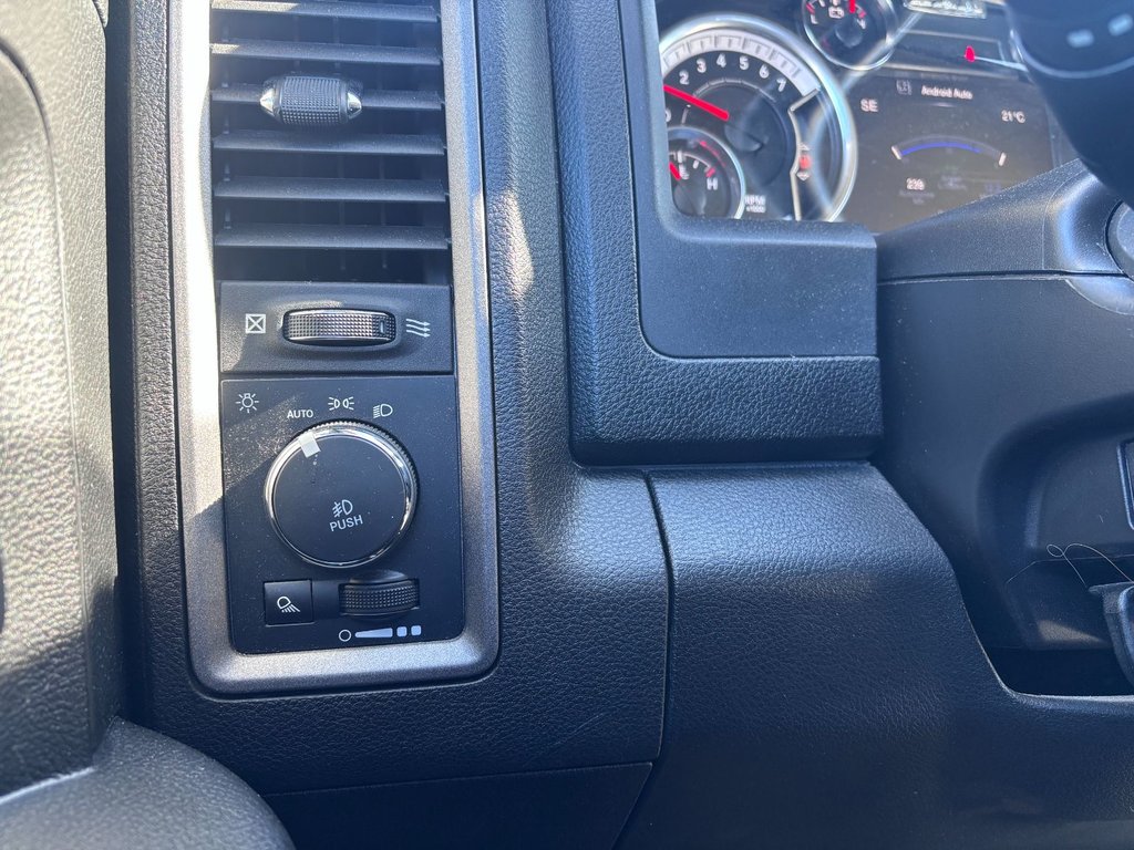 2023 Ram 1500 Classic Tradesman in Saint-Georges, Quebec - 23 - w1024h768px