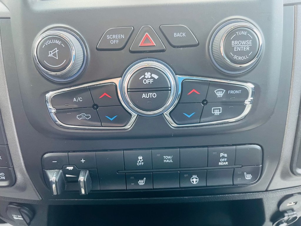 2022 Ram 1500 CLASSIC TRADESMAN *GARANTIE 5 ANS / 100 000KM* in Saint-Georges, Quebec - 23 - w1024h768px