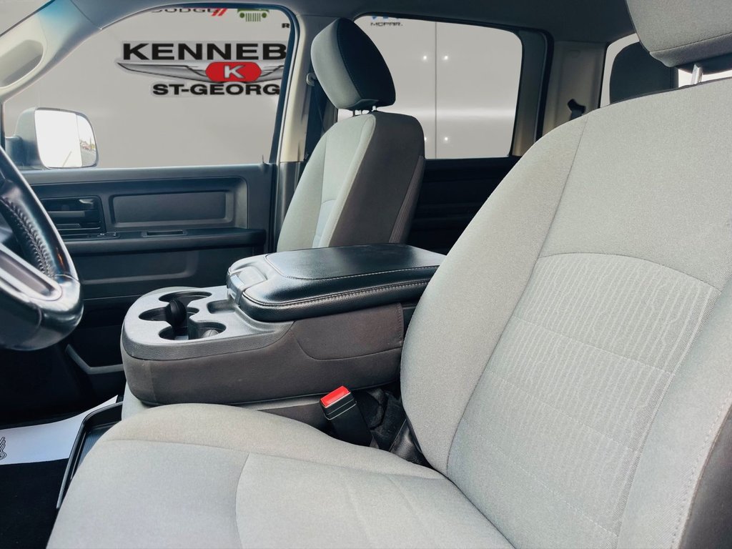 2022 Ram 1500 CLASSIC TRADESMAN *GARANTIE 5 ANS / 100 000KM* in Saint-Georges, Quebec - 17 - w1024h768px