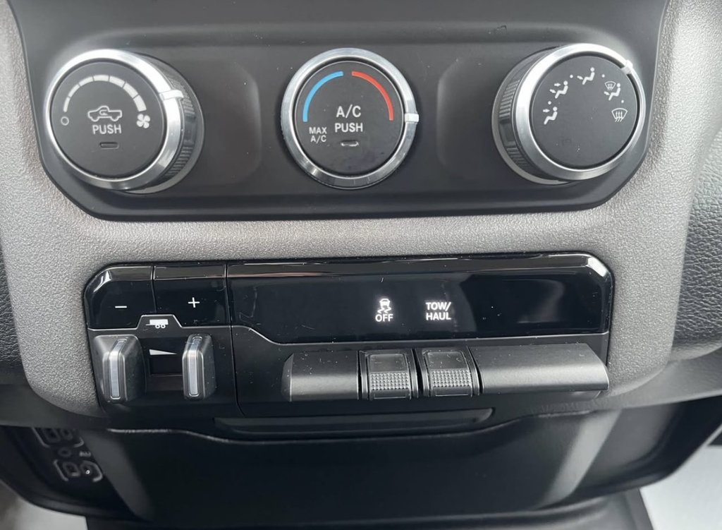 2019 Ram 1500 TRADESMAN in Saint-Georges, Quebec - 20 - w1024h768px