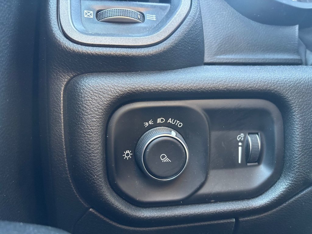 2022 Ram 1500 Tradesman in Saint-Georges, Quebec - 21 - w1024h768px