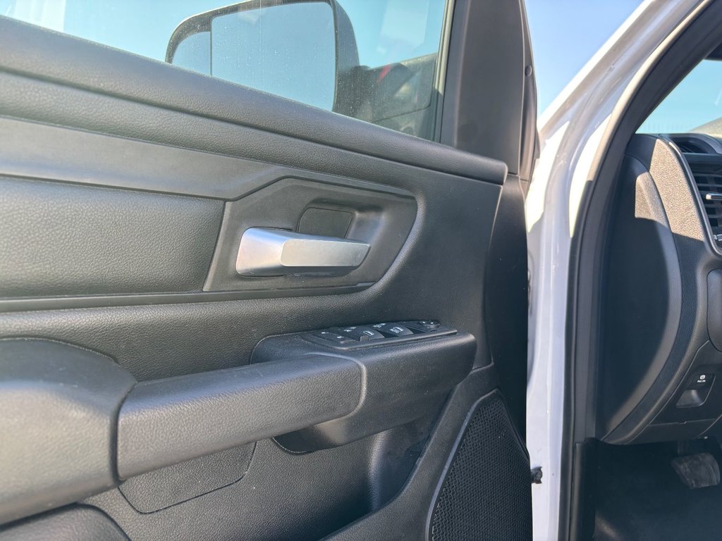 2022 Ram 1500 Tradesman in Saint-Georges, Quebec - 11 - w1024h768px