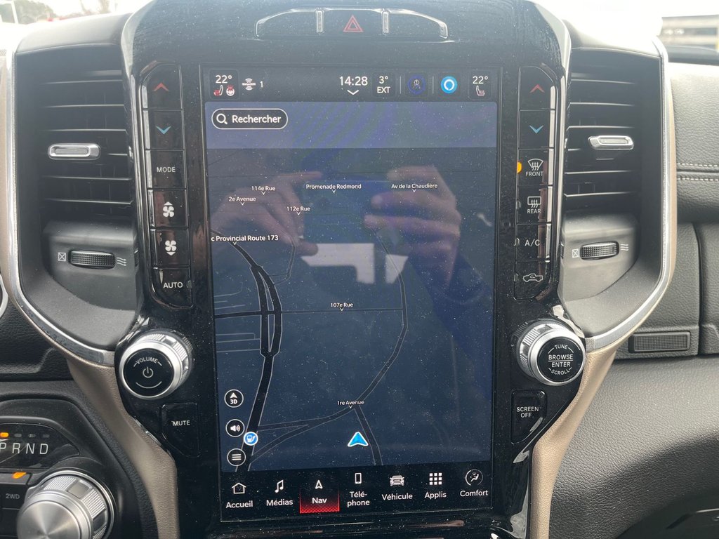 2023 Ram 2500 Laramie HEMI 6.4L + GARANTIE PLAN OR in Saint-Georges, Quebec - 24 - w1024h768px