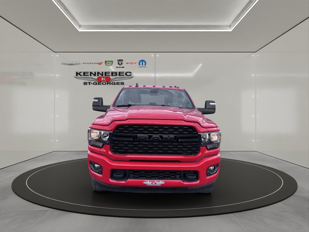 Ram 3500 BIG HORN  2024 à Saint-Georges, Québec - 2 - w1024h768px