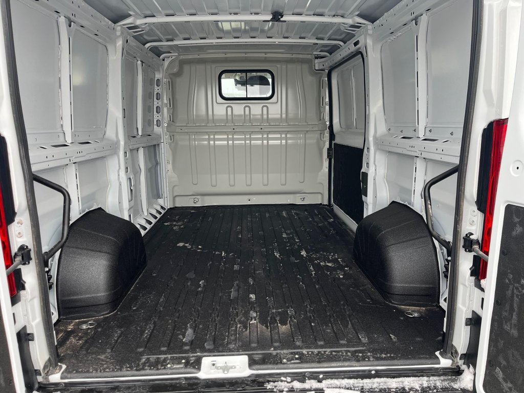 Ram ProMaster Cargo Van Tradesman 2025 à Saint-Georges, Québec - 12 - w1024h768px