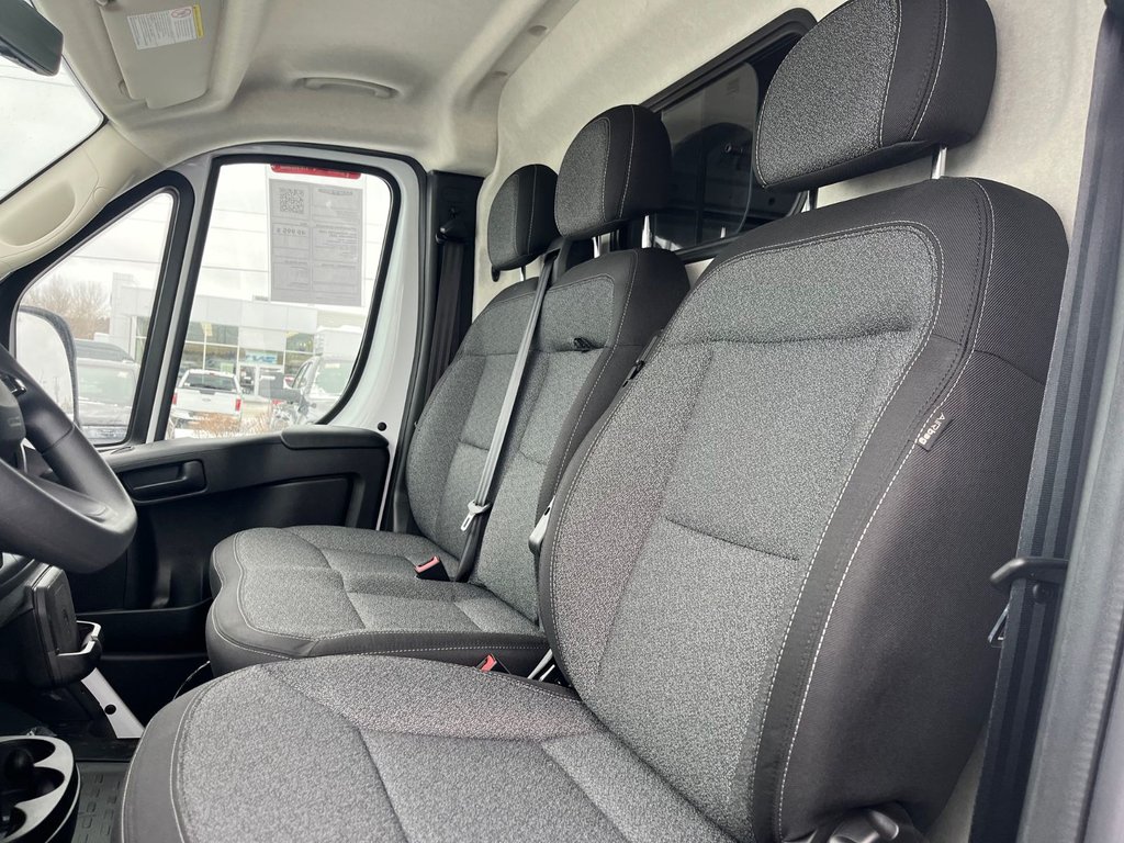 Ram ProMaster Cargo Van Tradesman 2025 à Saint-Georges, Québec - 10 - w1024h768px