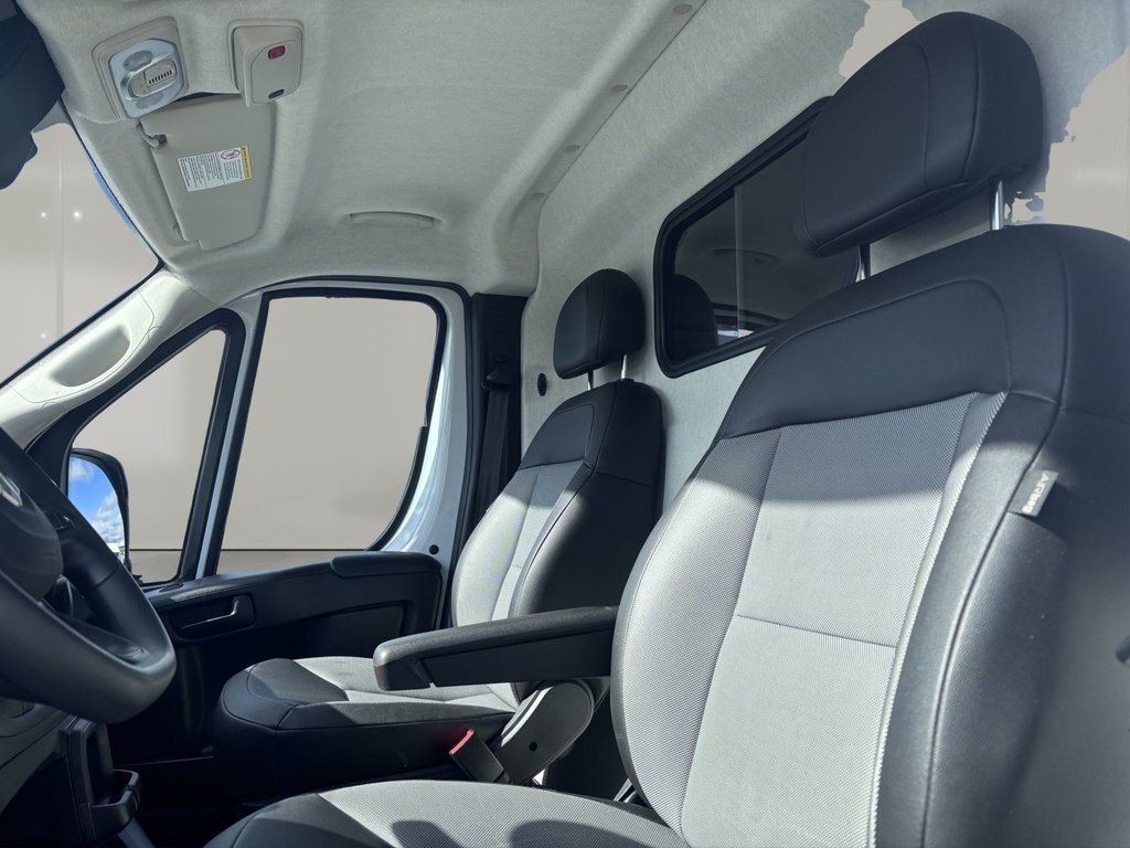 2025 Ram ProMaster Cargo Van Tradesman in Saint-Georges, Quebec - 12 - w1024h768px