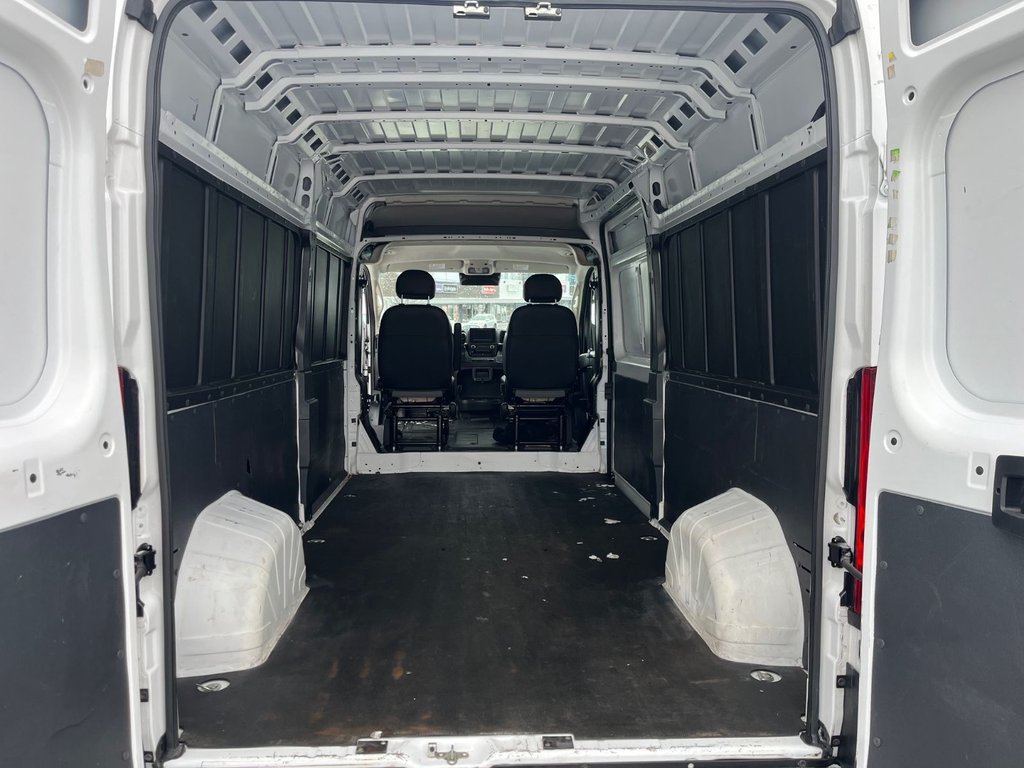 2023 Ram ProMaster Cargo Van in Saint-Georges, Quebec - 17 - w1024h768px