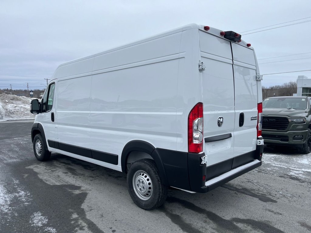 2025 Ram ProMaster Cargo Van Tradesman in Saint-Georges, Quebec - 11 - w1024h768px