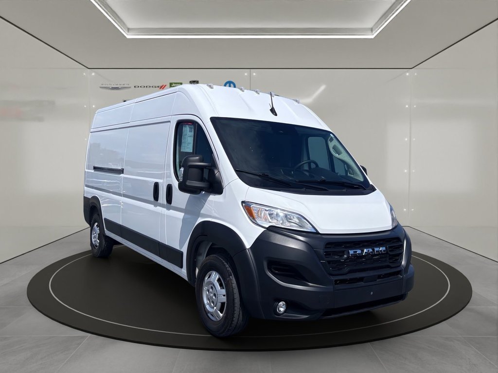 Ram ProMaster Cargo Van 2500 159'' TOIT HAUT 2023 à Saint-Georges, Québec - 1 - w1024h768px