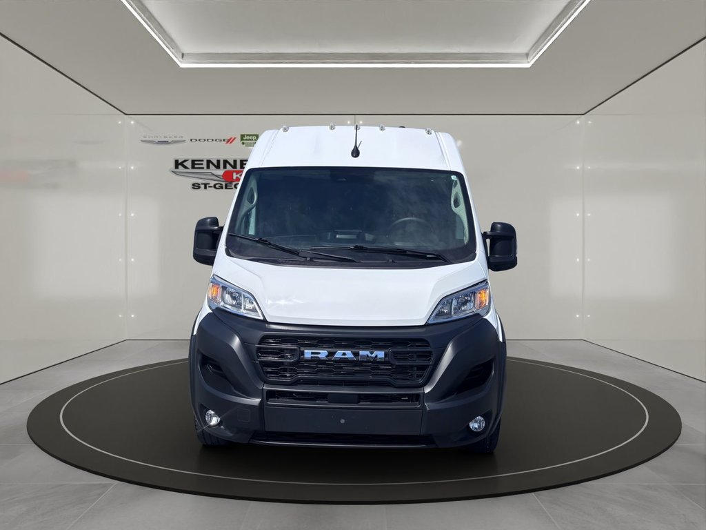 Ram ProMaster Cargo Van 2500 159'' TOIT HAUT 2023 à Saint-Georges, Québec - 2 - w1024h768px