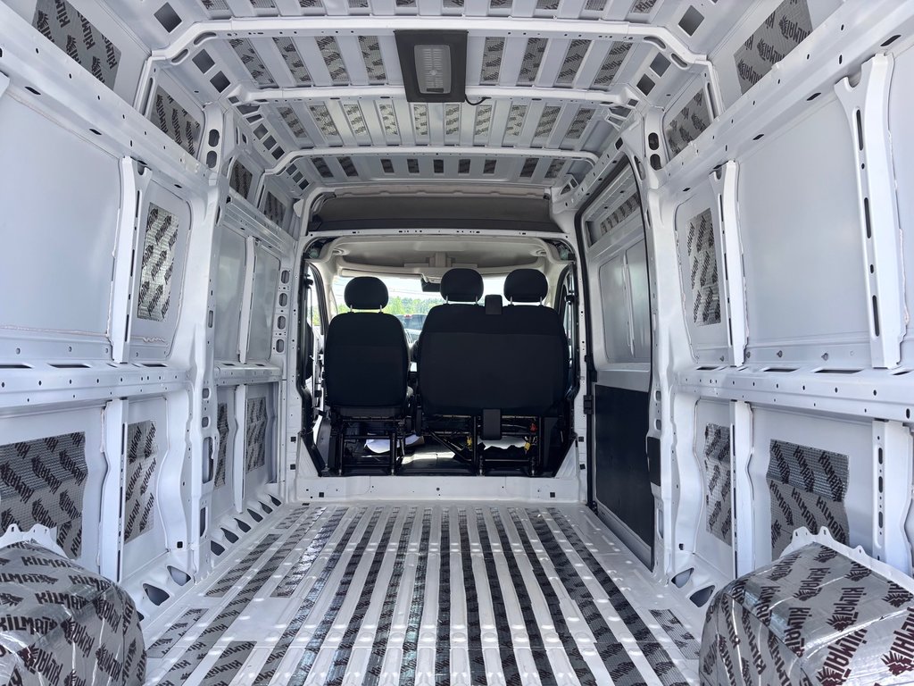 Ram ProMaster Cargo Van 2500 159'' TOIT HAUT 2023 à Saint-Georges, Québec - 20 - w1024h768px