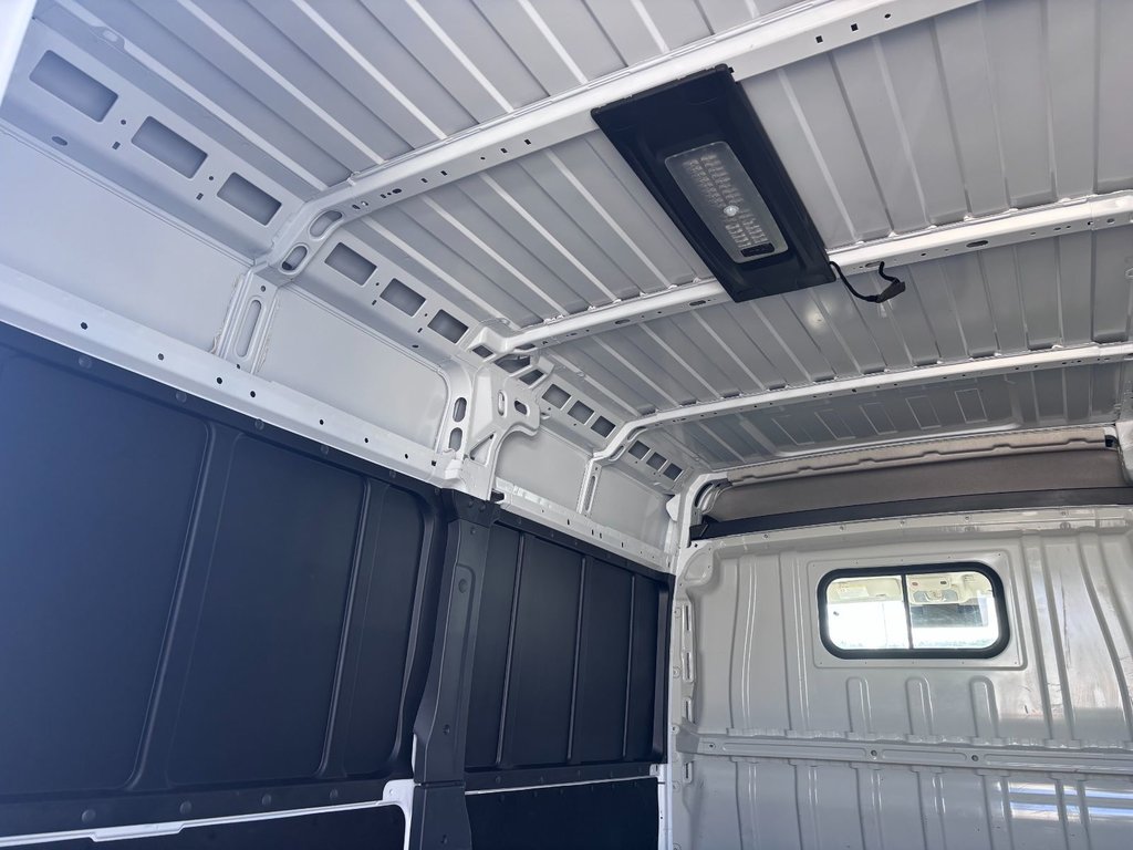 2025 Ram PROMASTER 2500 136'' HIGH in Saint-Georges, Quebec - 23 - w1024h768px