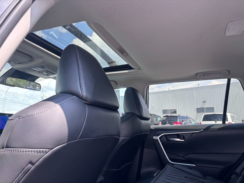 2024 Toyota RAV4 XLE PREMIUM in Saint-Georges, Quebec - 23 - w1024h768px