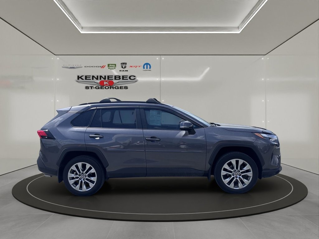 2024 Toyota RAV4 XLE PREMIUM in Saint-Georges, Quebec - 10 - w1024h768px