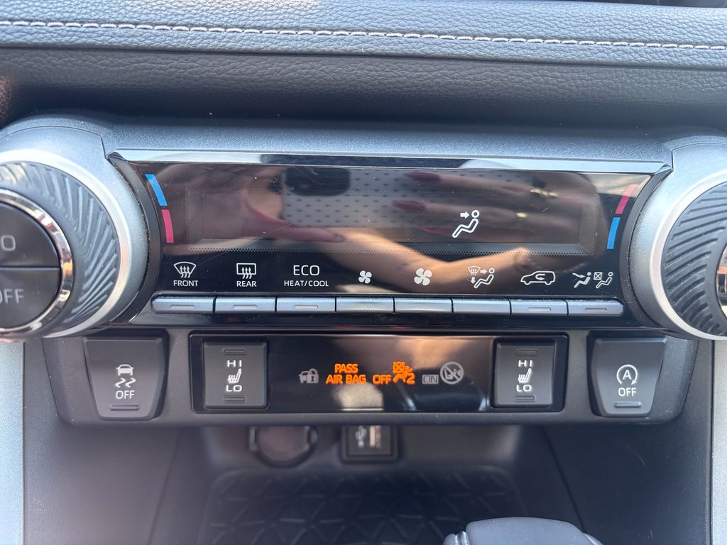 2024 Toyota RAV4 XLE PREMIUM in Saint-Georges, Quebec - 20 - w1024h768px