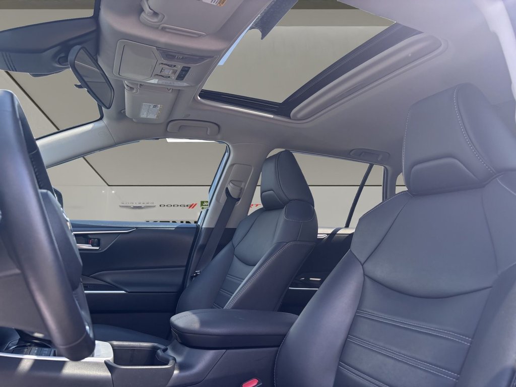 2024 Toyota RAV4 XLE PREMIUM in Saint-Georges, Quebec - 14 - w1024h768px