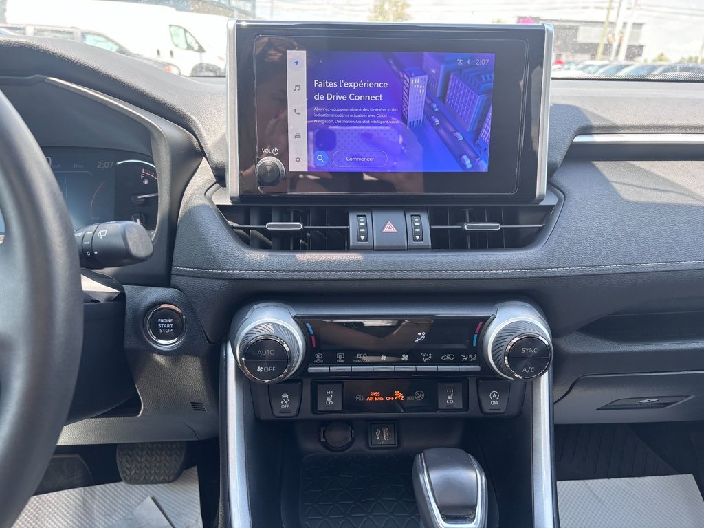 2024 Toyota RAV4 XLE PREMIUM in Saint-Georges, Quebec - 16 - w1024h768px