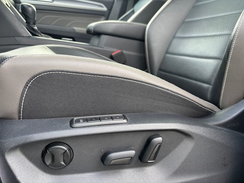 Volkswagen ATLAS CROSS SPORT SEL  2022 à Saint-Georges, Québec - 24 - w1024h768px