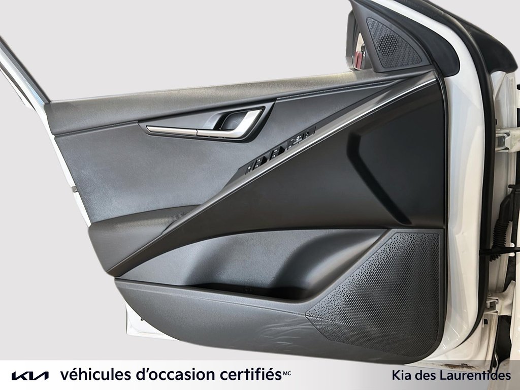 Kia Niro Plug-In Hybrid LX, JAMAIS ACCIDENTÉ, SIÈGES CHAUFFANTS 2025 à Mirabel, Québec - 9 - w1024h768px